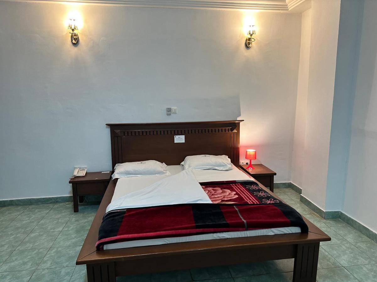 Prodiges Hotel Yaoundé Esterno foto